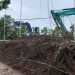 Tembok RS Unej Berusia Puluhan Tahun Roboh, Material Hambat Jalan Menuju Pemakaman 8 RS Unej.