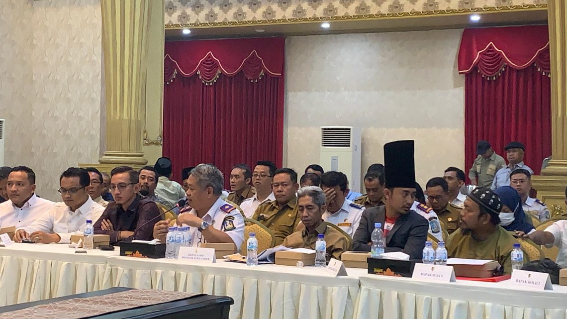 Jalan provinsi rusak.