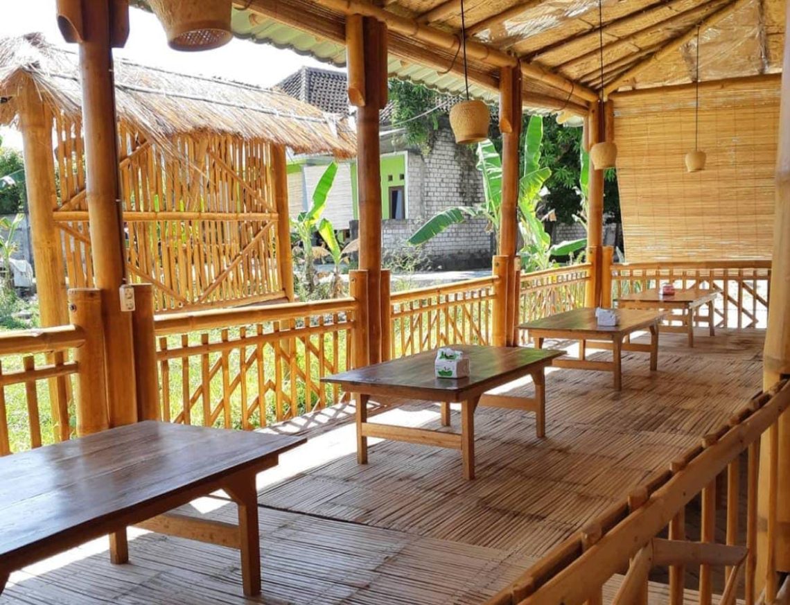 Saung Bambu.