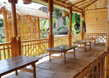 Saung Bambu.