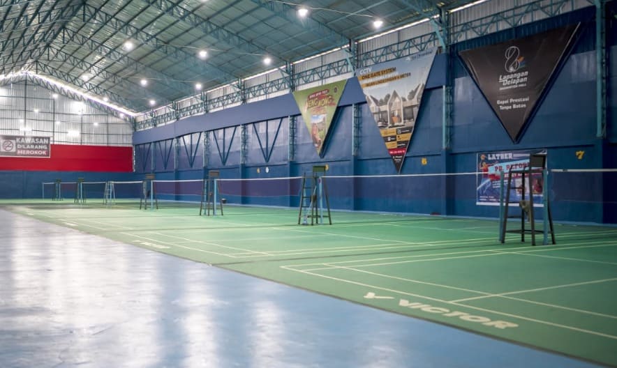 4 Lapangan Badminton Terbaik di Jember yang Populer 2025, Lengkap dengan Harga Sewa Mulai 25 Ribu Per Jam 3 Lapangan badminton terbaik di Jember.