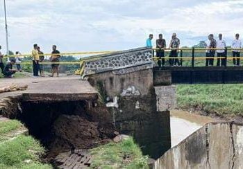 Plengsengan Sungai Welang.