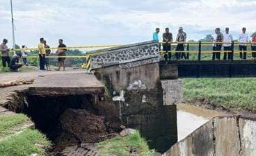 Plengsengan Sungai Welang.