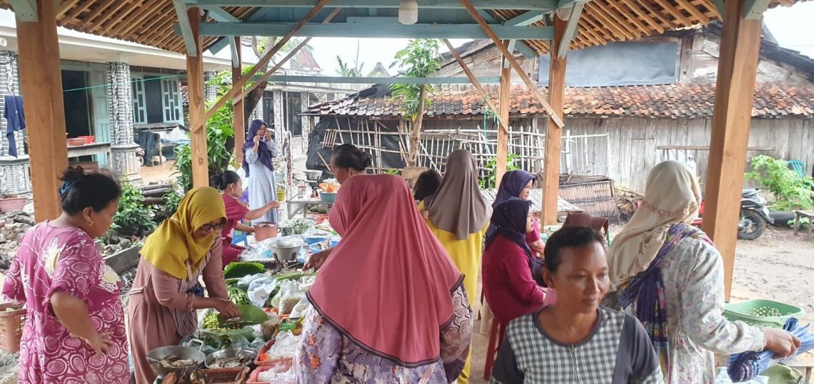 Pasar Desa Mliwang.