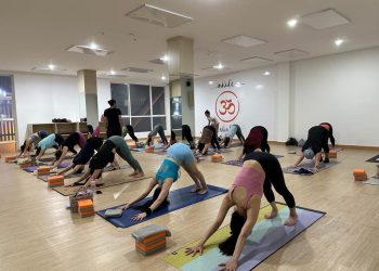 Studio yoga terbaik.