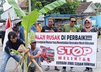 Jalan rusak.