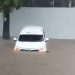 mobil terseret banjir