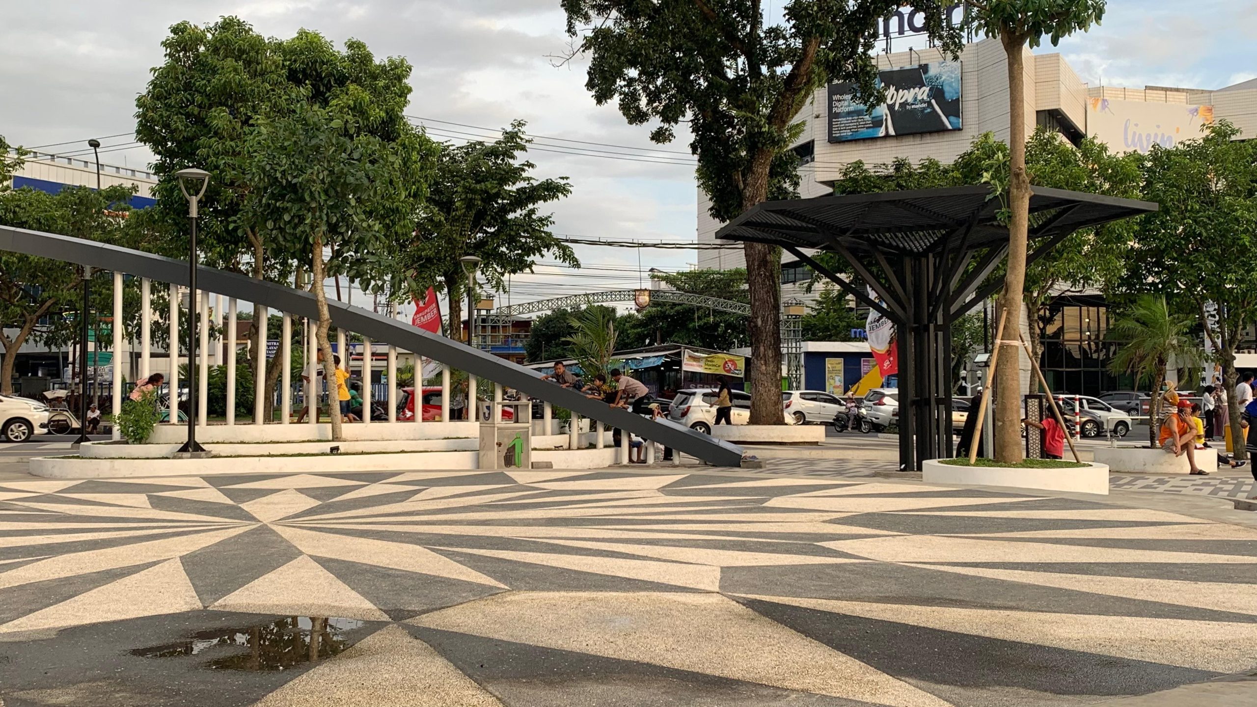 Alun-Alun Jember Nusantara.