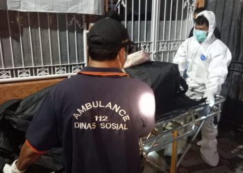 Lansia di Surabaya.