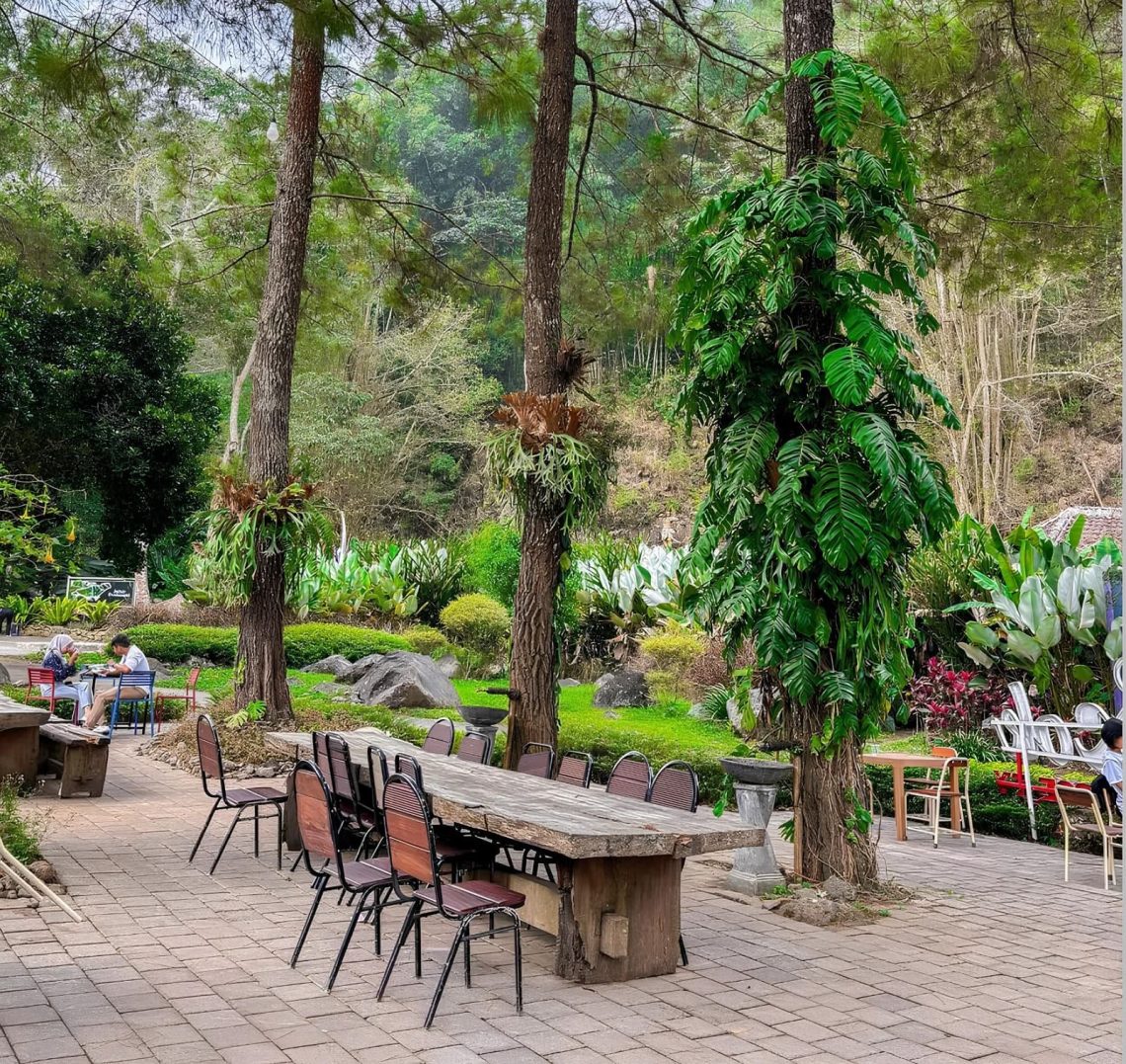 Cafe Dancok Sebaluh.