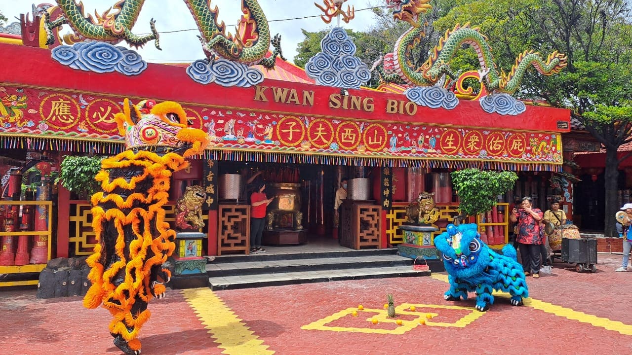 Barongsai.