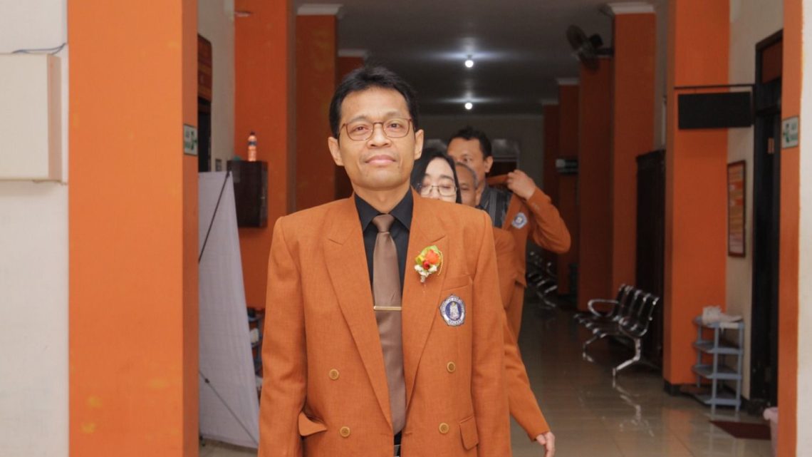 Prof Mujiono, Dosen Unikama Raih Gelar Guru Besar Bidang Linguistik Terapan 1 Unikama