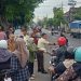 Pegadaian Kanwil XII Surabaya Bagikan Ribuan Paket Makanan Siap Saji di Program Jumat Berkah 'Mengetuk Pintu Langit' 18 Pegadaian Kanwil XII Surabaya