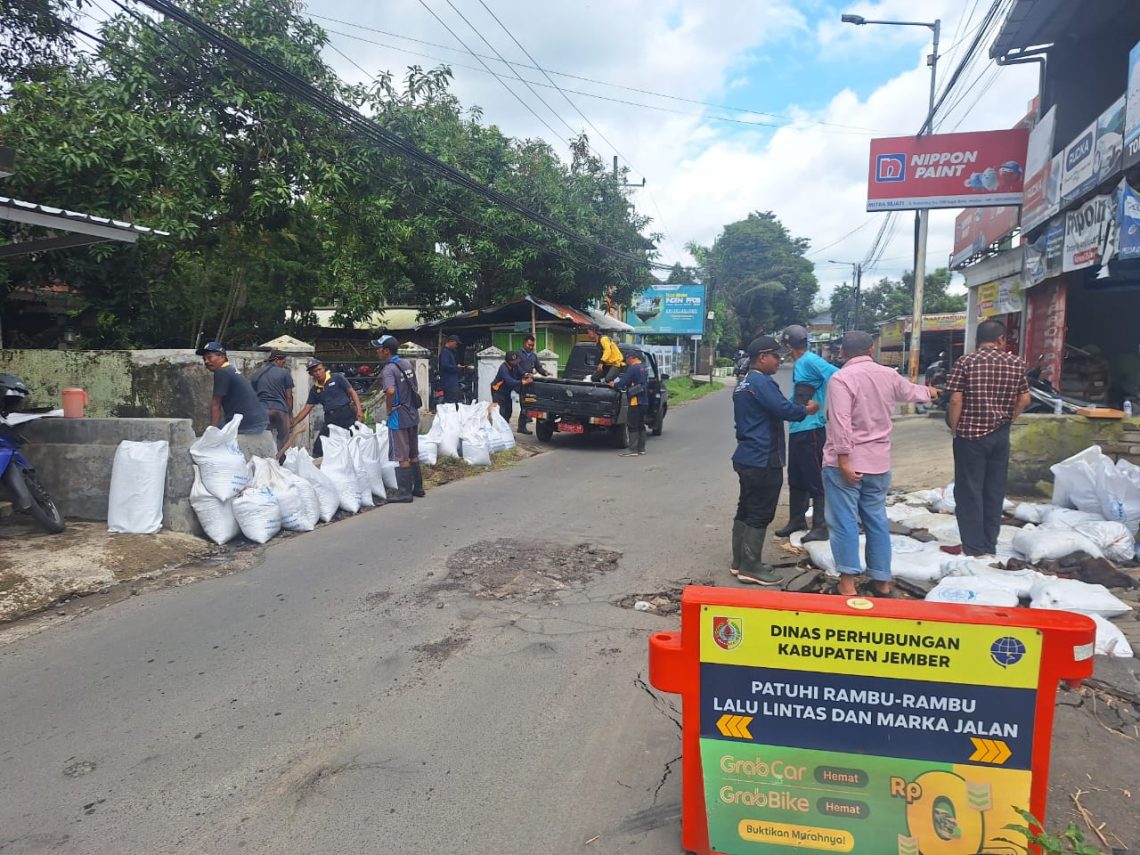 Jalan Kaliurang Jember