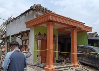 Rumah Meledak