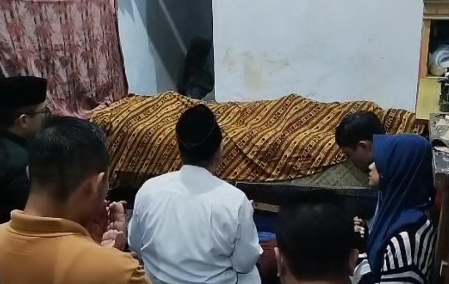 Nahas, Bocah di Kota Mojokerto Tewas Tersengat Listrik PJU Saat Ambil Bola 1 Tewas Tersengat