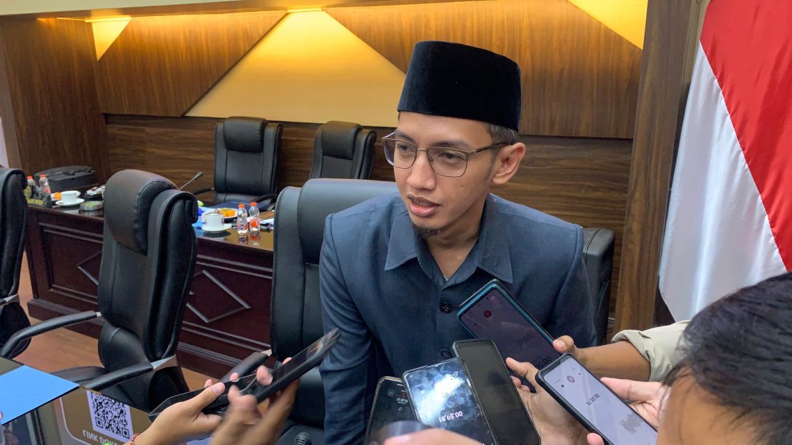 DPRD Jember Segera Bentuk Pansus Tenaga Kerja Non-ASN, Usulan 6 Fraksi Respons Nasib Tenaga Honorer Dirumahkan 1 Wakil Ketua DPRD Jember Dedy Dwi Setiawan saat ditemui beberapa waktu lalu. (Foto: Diki Febrianto/Tugu Jatim)