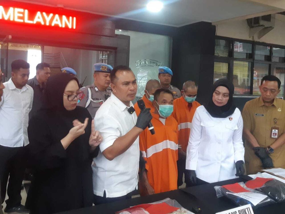 Kakek cabuli anak.