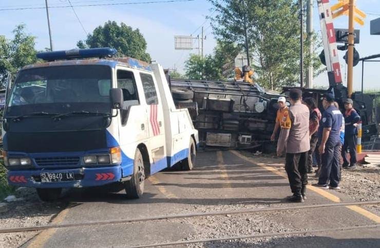 Truk buah di Mojokerto.