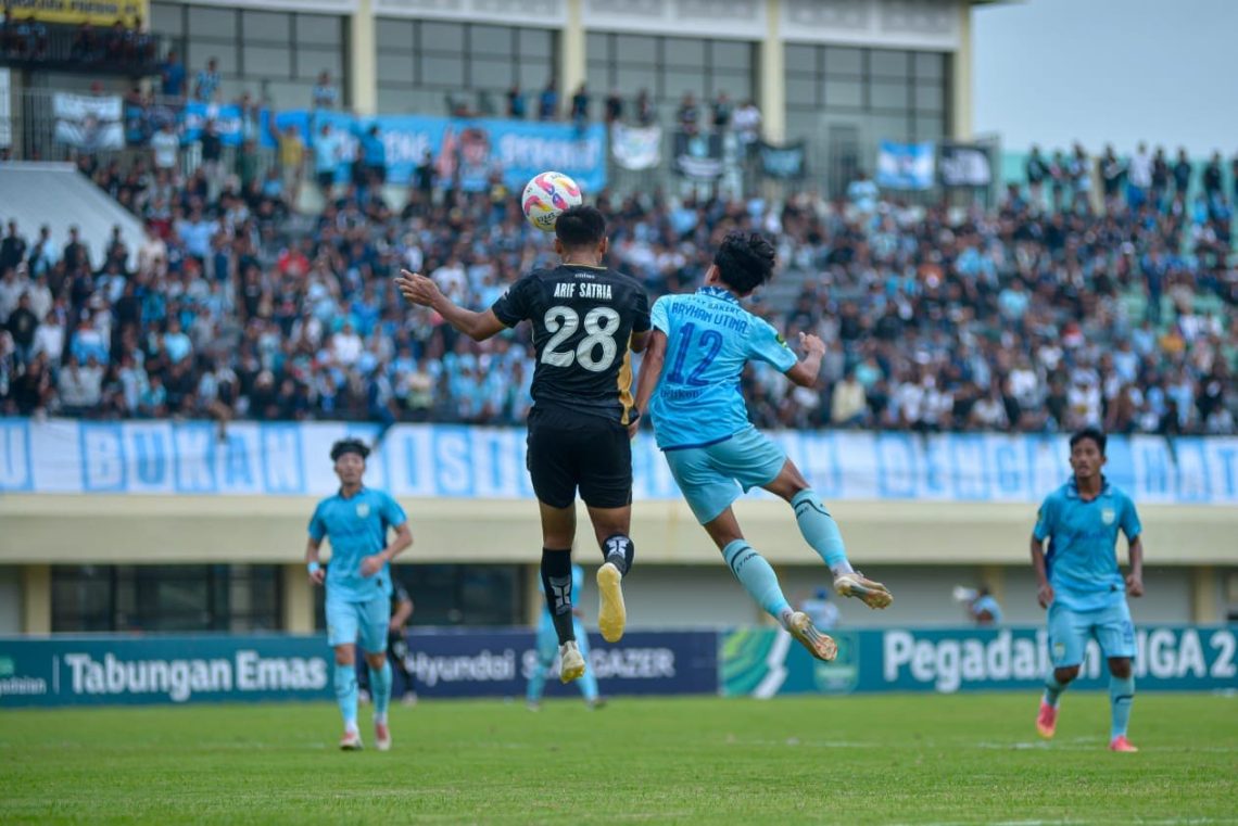 Gagal Manfaatkan Penalti, Persela Ditahan Imbang Bhayangkara FC 1 Persela.