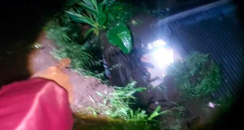 Rumah Warga Tosari Pasuruan Tertimbun Tanah Longsor, Petugas Pasang Terpal di Area Rawan Bencana Susulan 1 Tanah longsor.