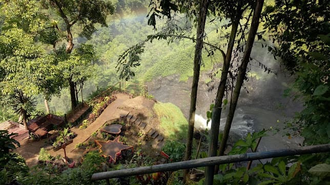 Camping di Coban Srengenge.