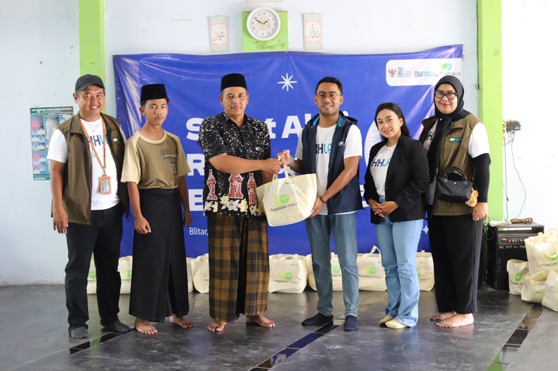 Pegadaian Surabaya bagi sembako.
