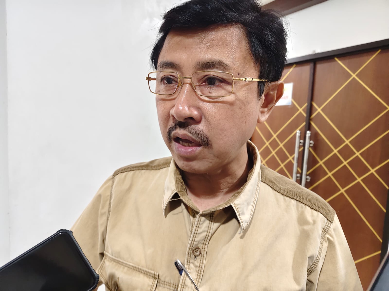 DPRD Surabaya.