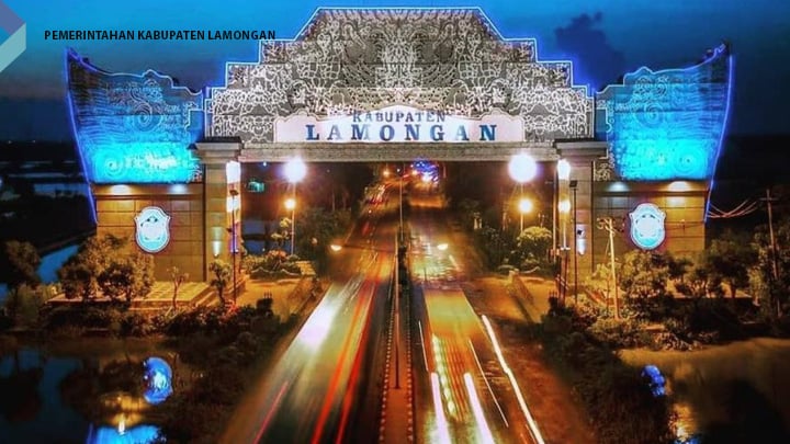 Tugu Lamongan Malam Hari, Cantik dengan Lampu Warna-warni!