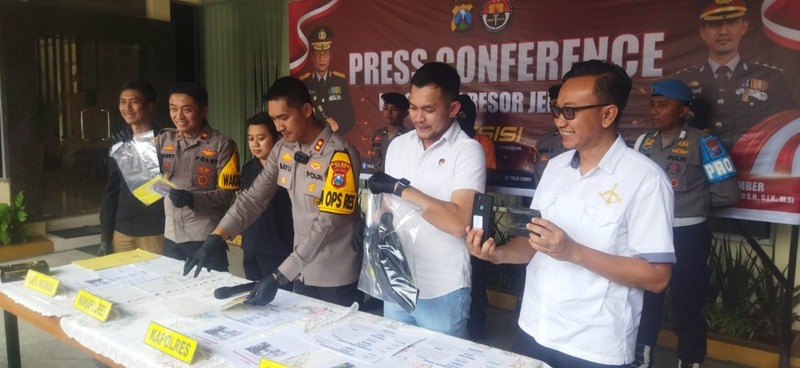Penyelewengan BBM subsidi.