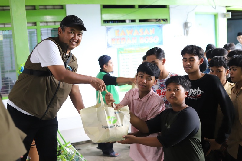 Pegadaian Surabaya.