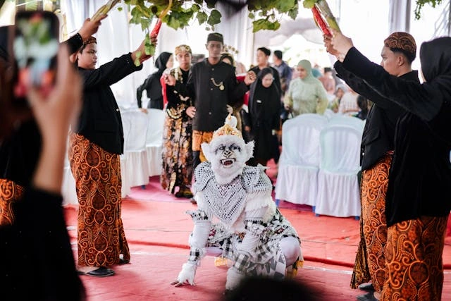 Pakaian Adat Jawatimur