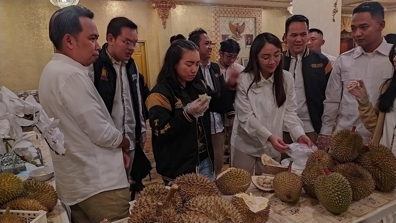 Keponakan Presiden RI Kepincut Duren Jember Barat, Jadi Favorit!