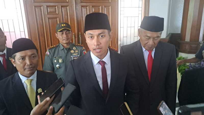 Raperda beasiswa.