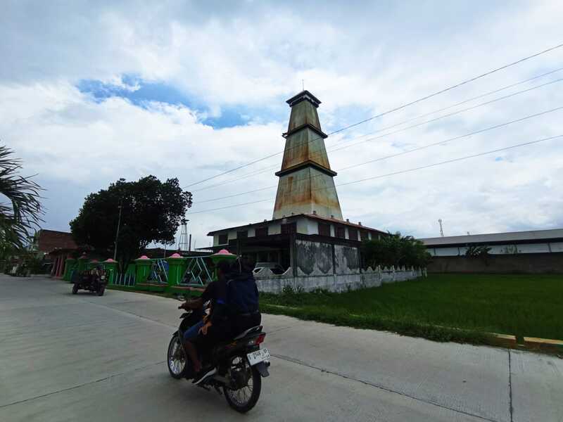 Masjid Ki Buyut Langkay unik di Mojokerto.