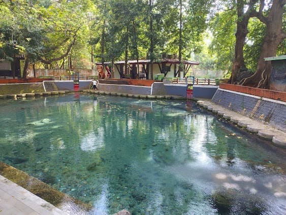 Pemandian Bektiharjo.