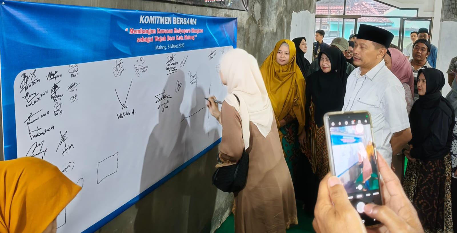 Ketua DPRD Kota Malang 1