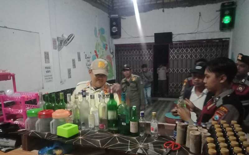 Cafe di Tuban.