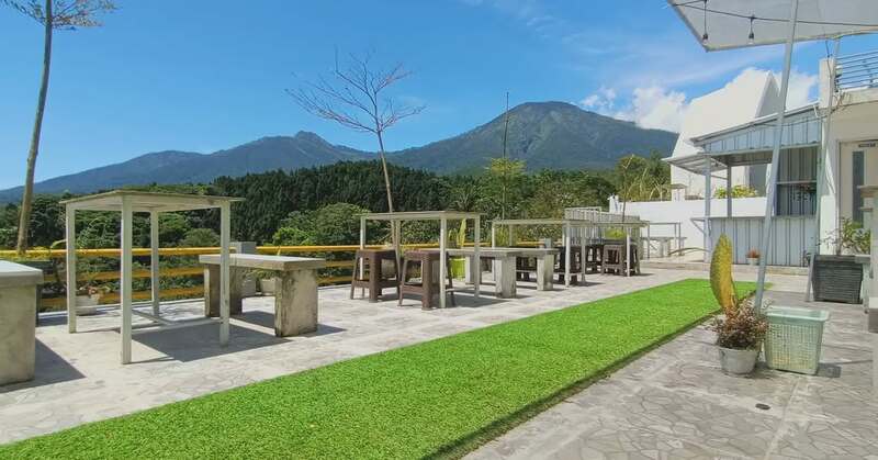 Cafe outdoor Blitar.