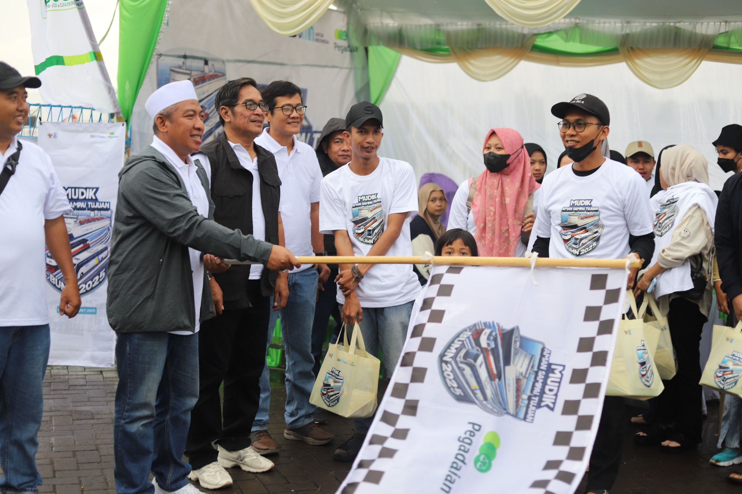 Mudik Aman Sampai Tujuan: Pegadaian Kanwil Surabaya Hadirkan Jalur Laut dan Darat 2 mudik pegadaian 1