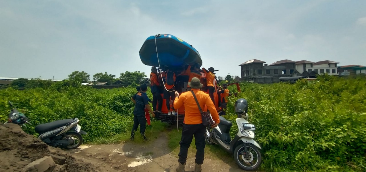 Tim Lanjutkan Pencarian Korban Anak Terseret Arus Sungai Bedadung Jember 2 Sungai Bedadung Jember