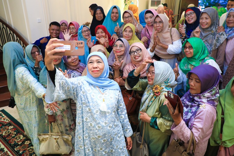 Gubernur Jatim Khofifah open house.