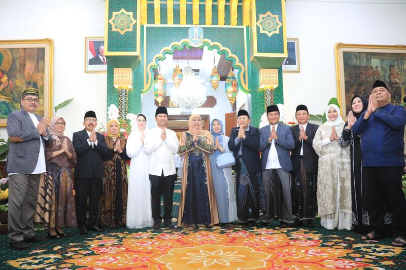 Open house Khofifah.