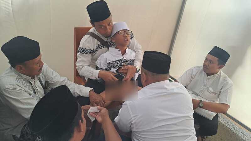 Khitan massal di Tuban.