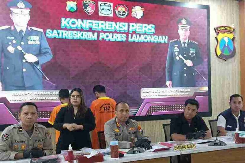 Lunasi Utang, Suami di Tuban Jual Istri lewat Medsos 2 Suami di Tuban jual istri.