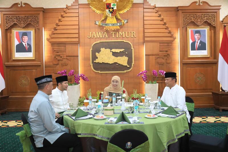 Open house di Surabaya.