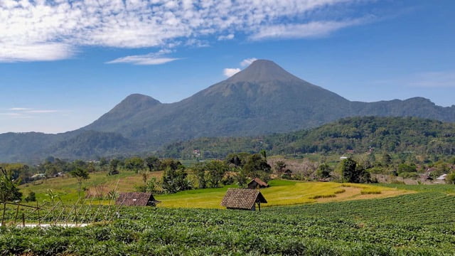 Eksplorasi Wisata Alam Mojokerto, Menaklukkan Keindahan Gunung Penanggungan