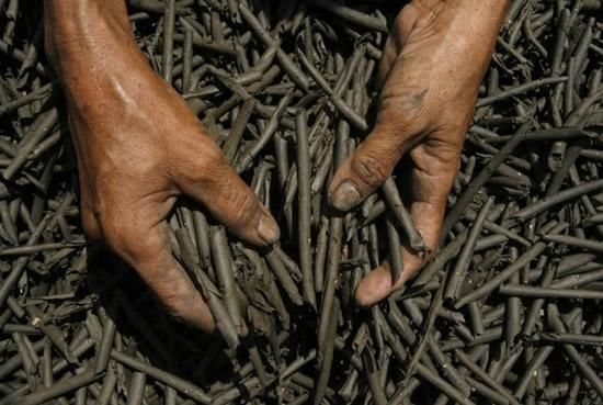 Tradisi Kuliner Unik Antara Mitos dan Fakta Medis Seputar Ampo, Camilan Berbahan Tanah Liat