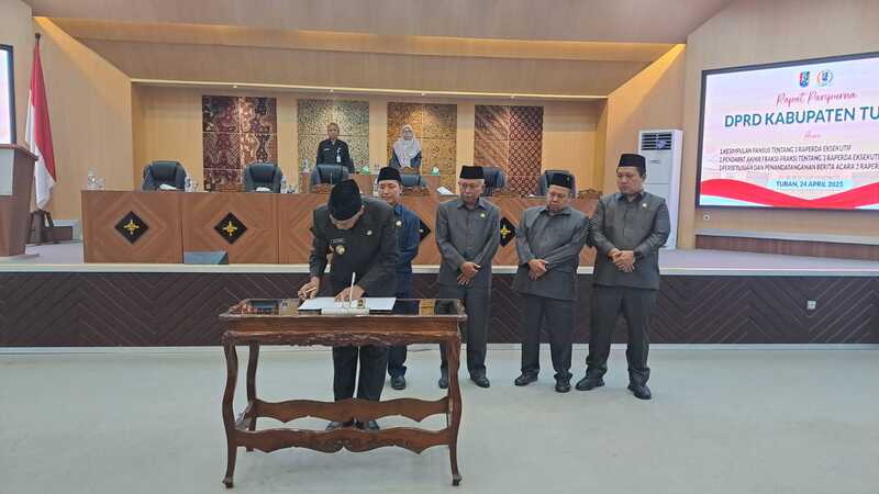 Langkah 2025, DPRD dan Pemkab Tuban Ketok Palu 3 Raperda Baru 2 Raperda di Tuban.