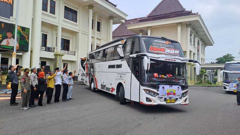 Pemudik di Tuban.